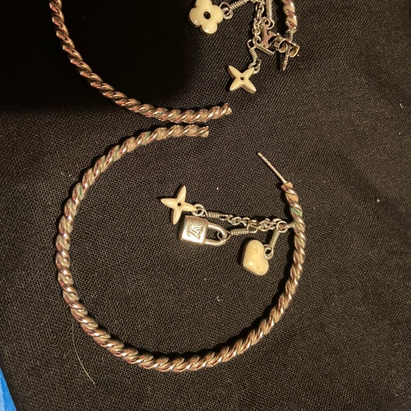 Auth LV Silver Tone & White Charm Sweet Creole - Picture 2 of 3